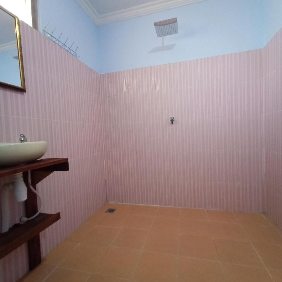 Elisa Homestay Areguling Kuta  Buitenkant foto