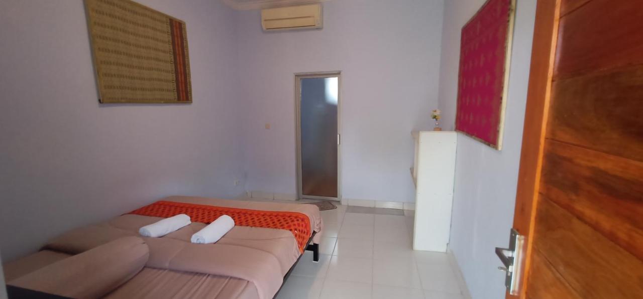 Elisa Homestay Areguling Kuta  Buitenkant foto