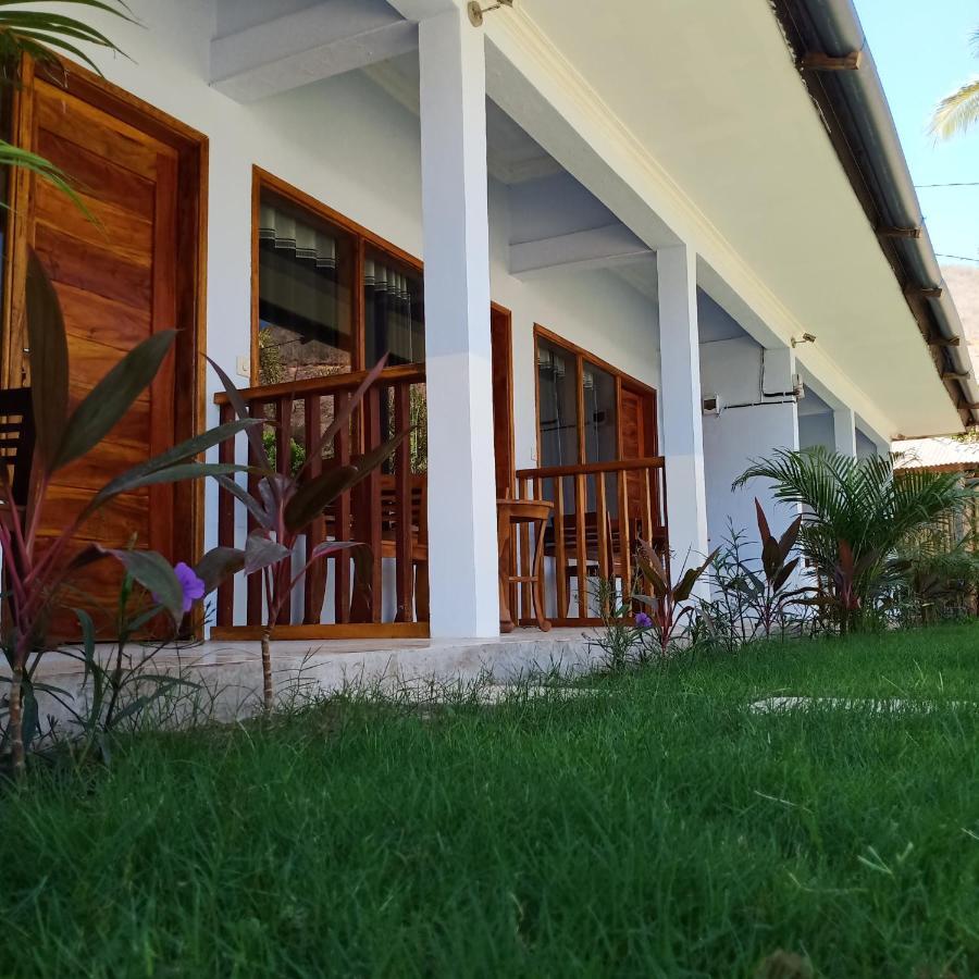 Elisa Homestay Areguling Kuta  Buitenkant foto