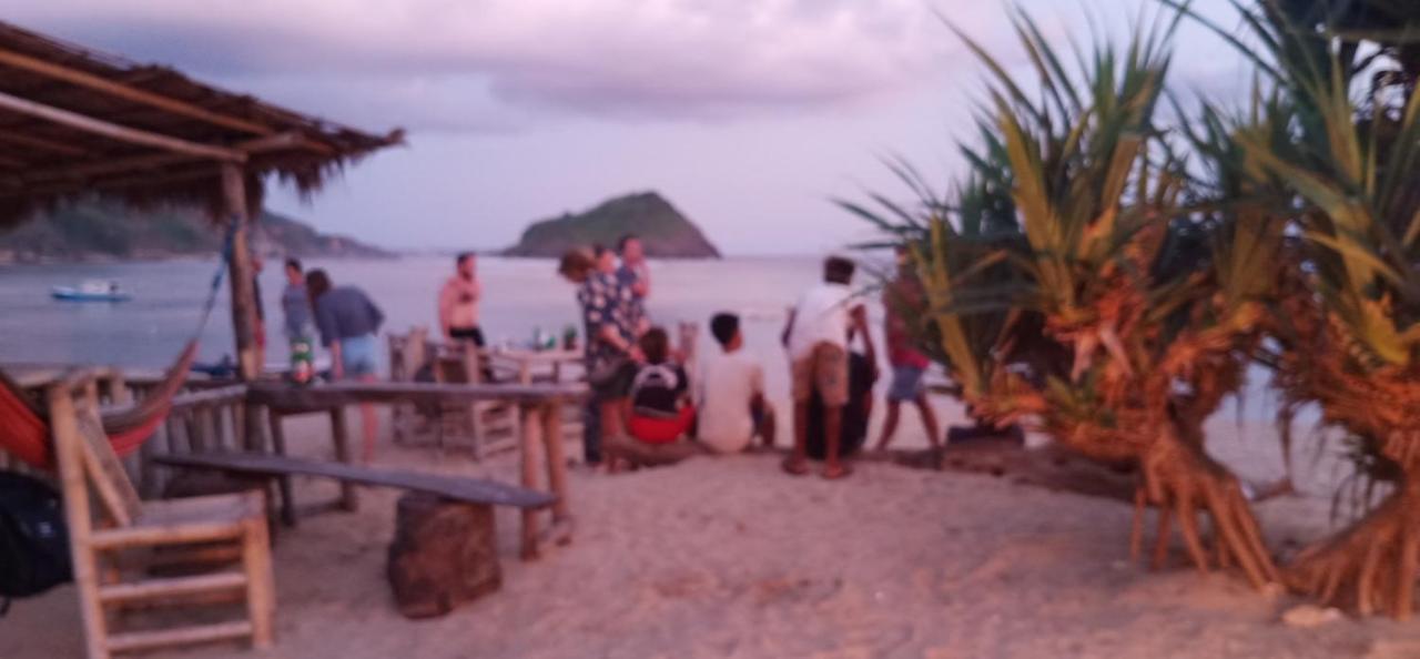 Elisa Homestay Areguling Kuta  Buitenkant foto